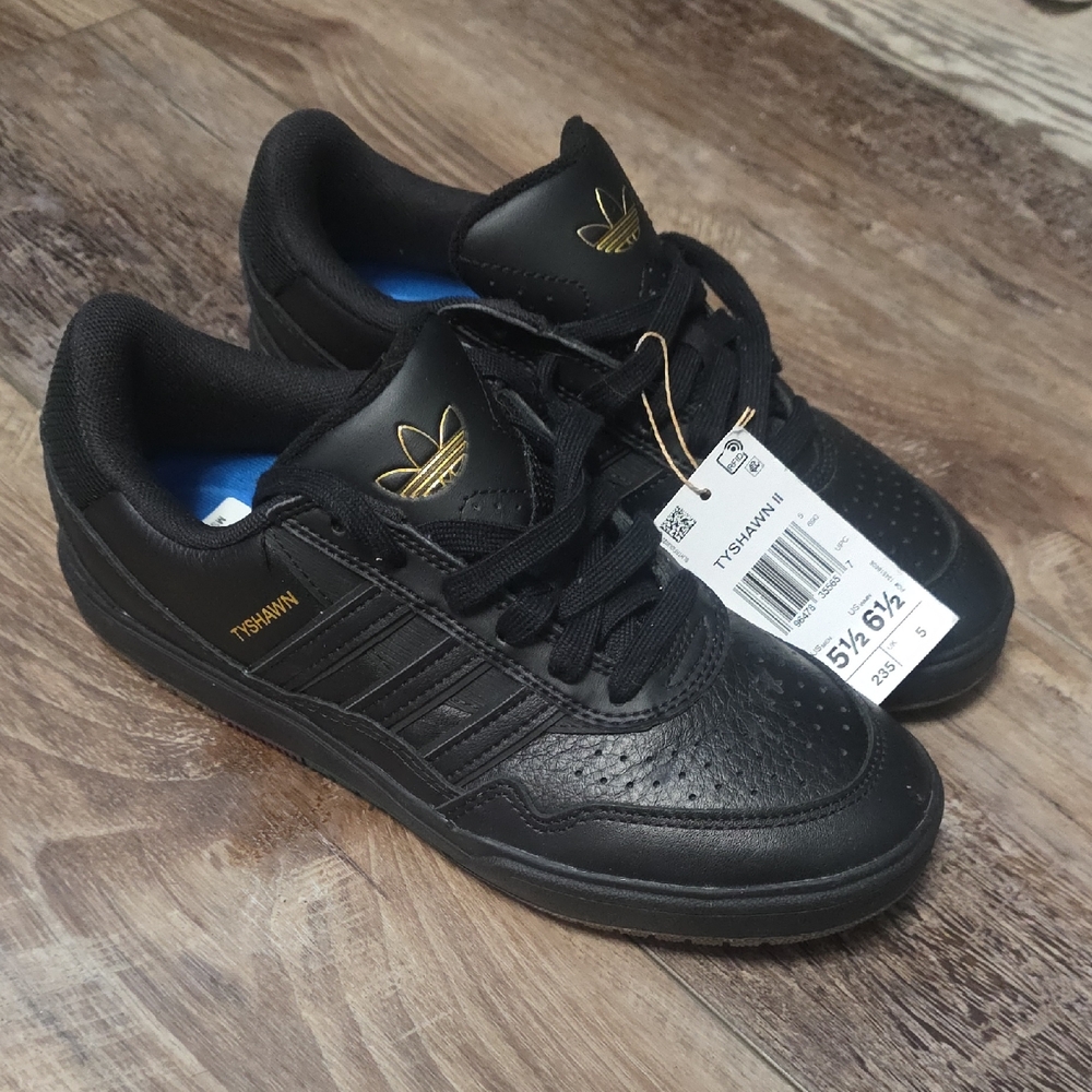 NWT Men's Adidas Tyshawn 2 II Skateboarding Core Black/Green Leather Shoes. 5.5